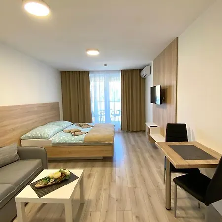 Flower Apartment